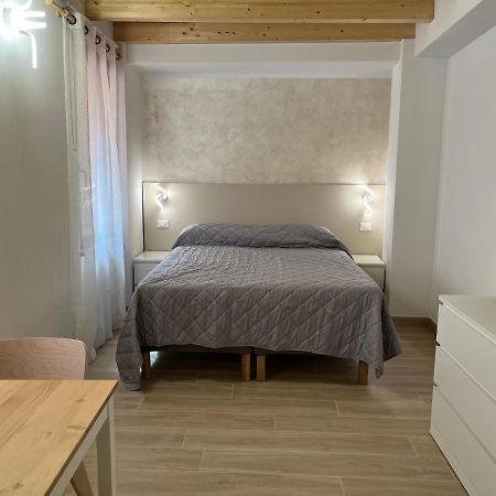 Anfite Apartments Santa Maria เดเซนซาโนเดลการ์ดา ภายนอก รูปภาพ