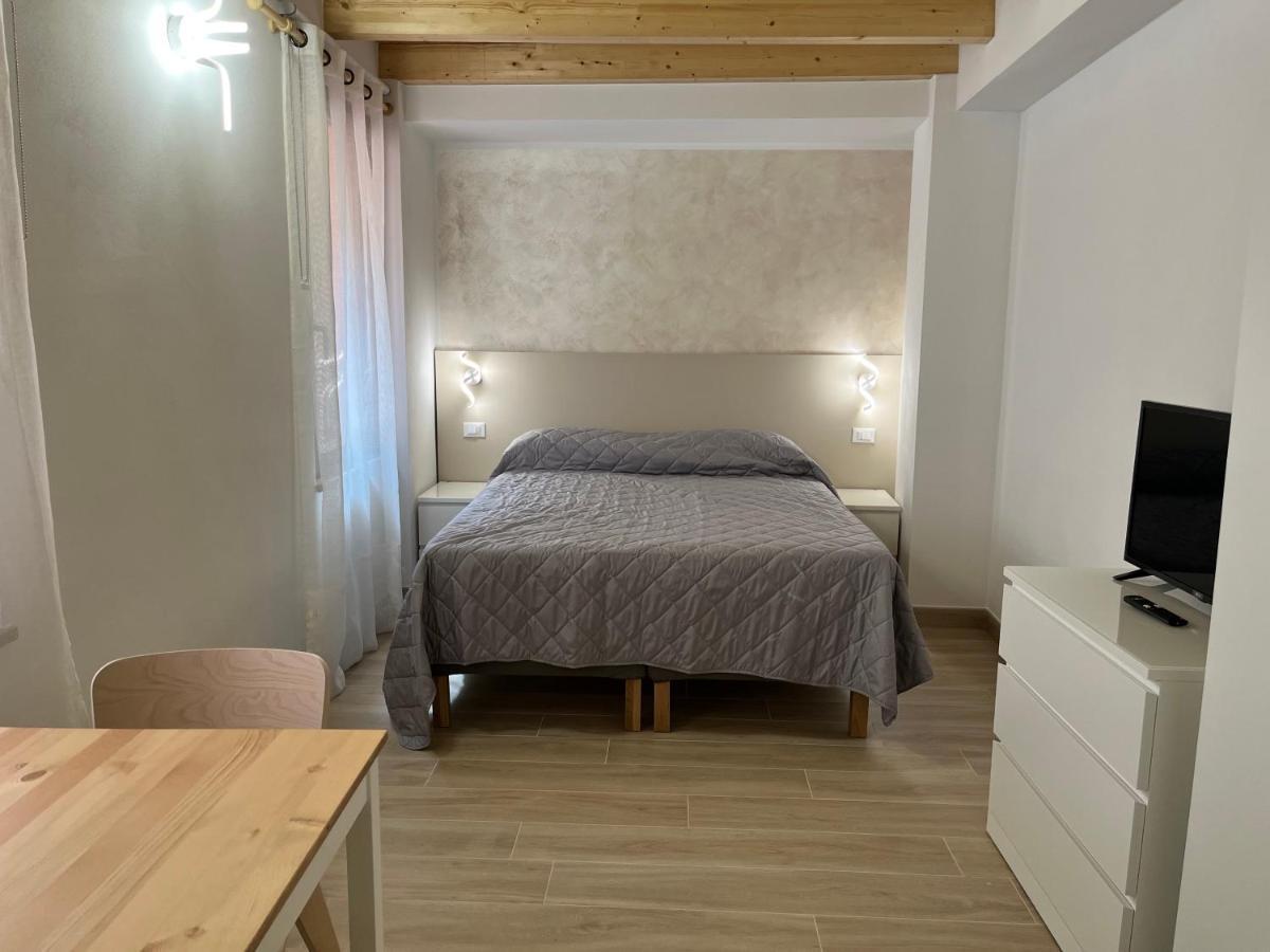 Anfite Apartments Santa Maria เดเซนซาโนเดลการ์ดา ภายนอก รูปภาพ