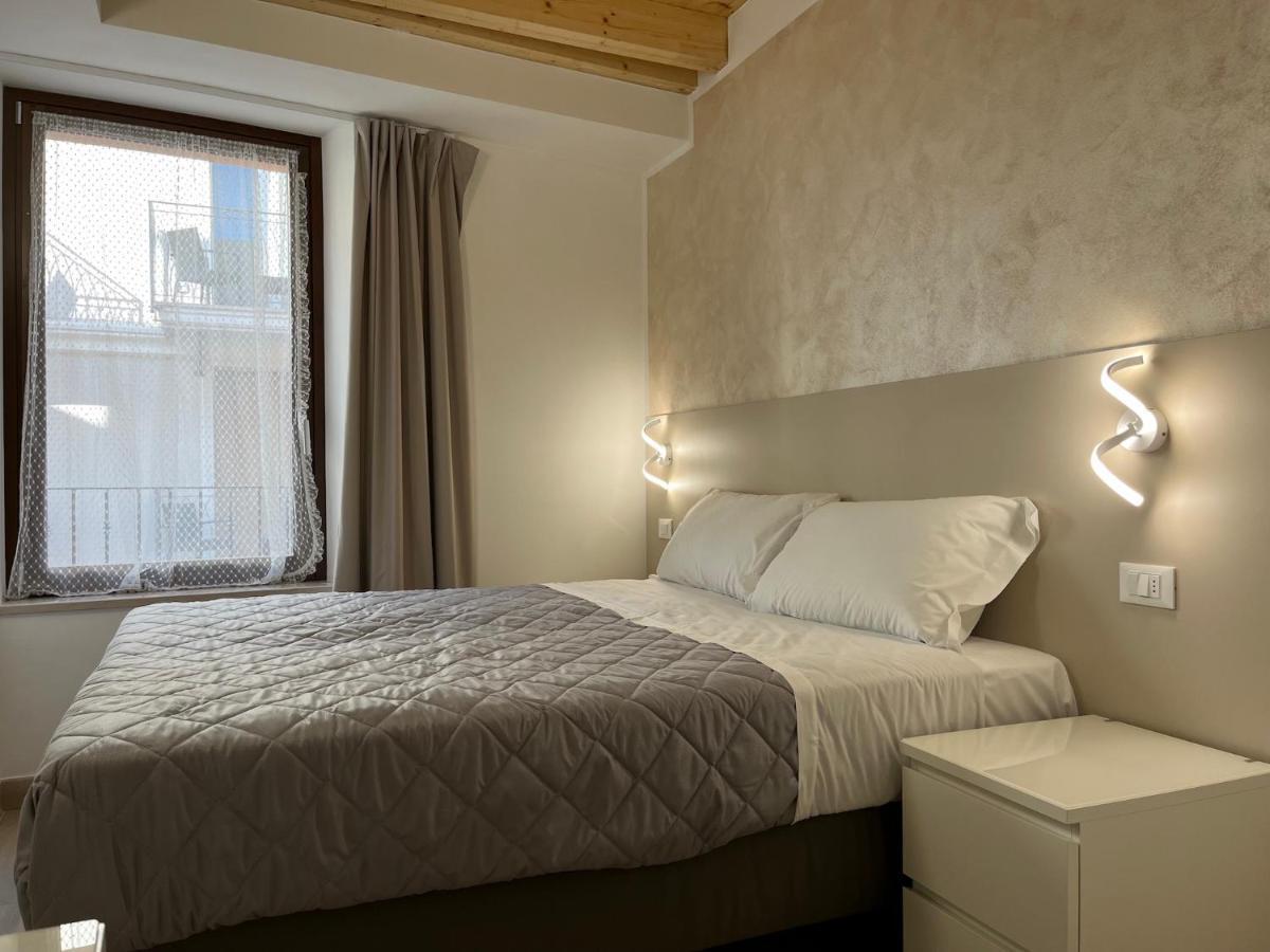 Anfite Apartments Santa Maria เดเซนซาโนเดลการ์ดา ภายนอก รูปภาพ